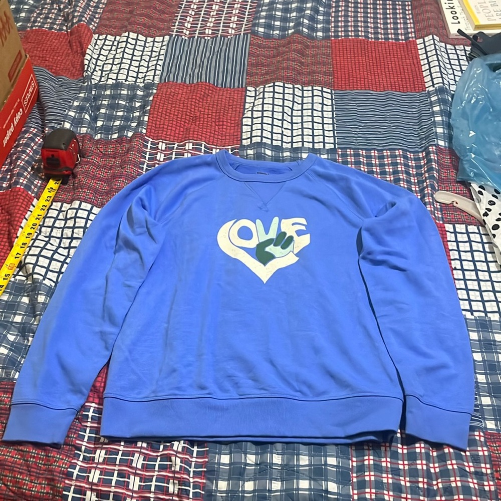 🎉 FINAL CLEARANCE 🎉$8 or 3 for $15 🎉 🩵Beautiful Blue sweatshirt M